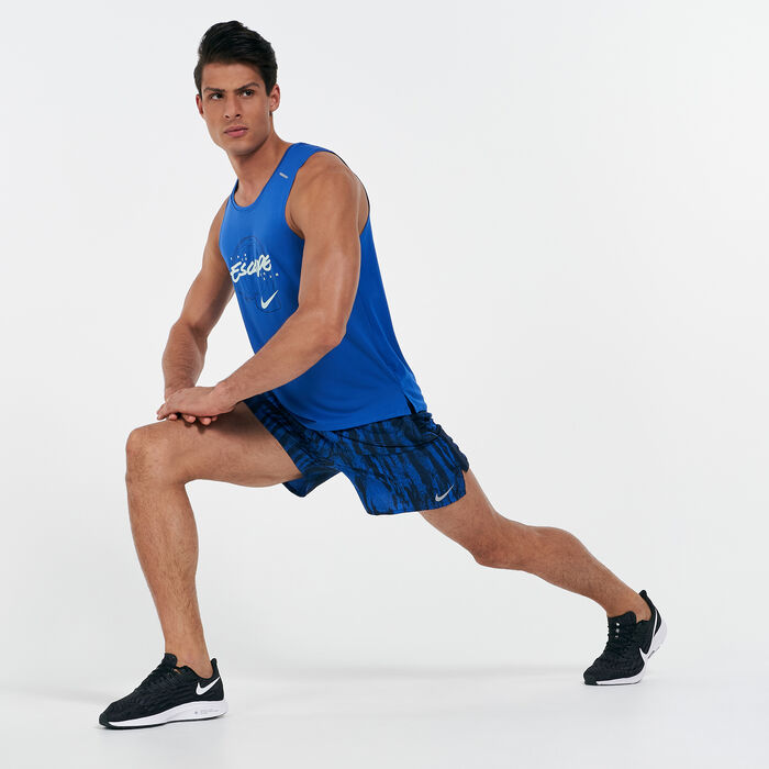 Nike Men's Challenger 5-inch Shorts Blue image number 2