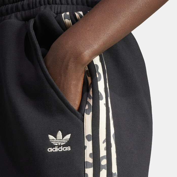 adidas Originals Women's Leopard Luxe Sweatpants Black adidas Originals Women's Leopard Luxe Sweatpants Black image number 4