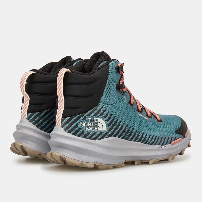 The North Face Women's VECTIV™ Fastpack FUTURELIGHT™ Hiking Boot Grey The North Face Women's VECTIV™ Fastpack FUTURELIGHT™ Hiking Boot Grey image number 2