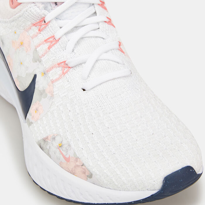 Nike Women's React Infinity 3 Premium Road Running Shoe White Nike Women's React Infinity 3 Premium Road Running Shoe White image number 4