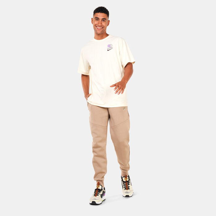 Nike Men's Dri-FIT UV Hyverse T-Shirt Ivory Nike Men's Dri-FIT UV Hyverse T-Shirt Ivory image number 2