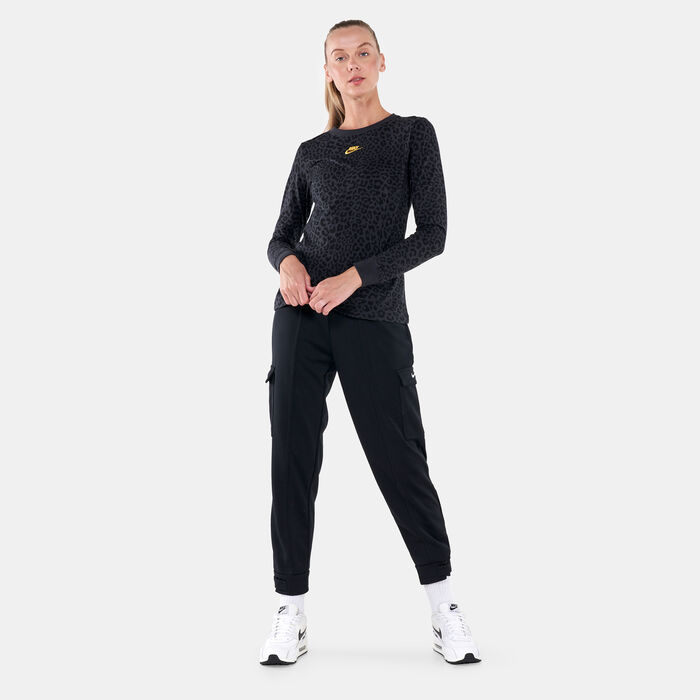 Nike Women's Sportswear Long Sleeve T-Shirt Black Nike Women's Sportswear Long Sleeve T-Shirt Black image number 2