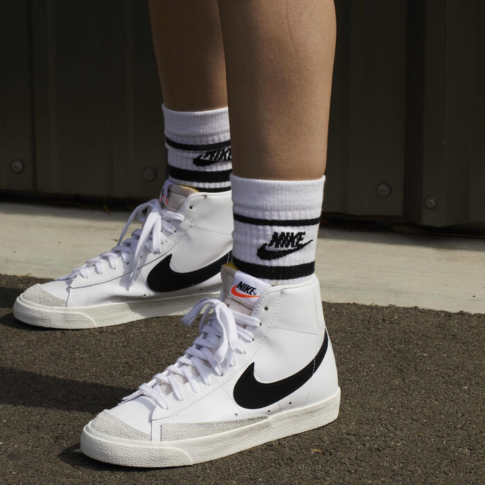 Nike Women's Blazer Mid '77 Shoes White Nike Women's Blazer Mid '77 Shoes White image number 1