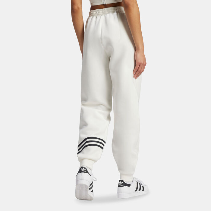 adidas Originals Women's Neuclassics Sweatpants Black adidas Originals Women's Neuclassics Sweatpants Black image number 1