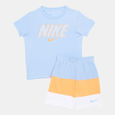 Nike Kids' Dri-FIT T-Shirt & Shorts Set Orange Nike Kids' Dri-FIT T-Shirt & Shorts Set Orange
