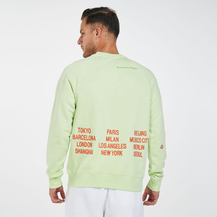 Nike Men's Sportswear Futura World Tour Long Sleeve T-Shirt Green Nike Men's Sportswear Futura World Tour Long Sleeve T-Shirt Green image number 1