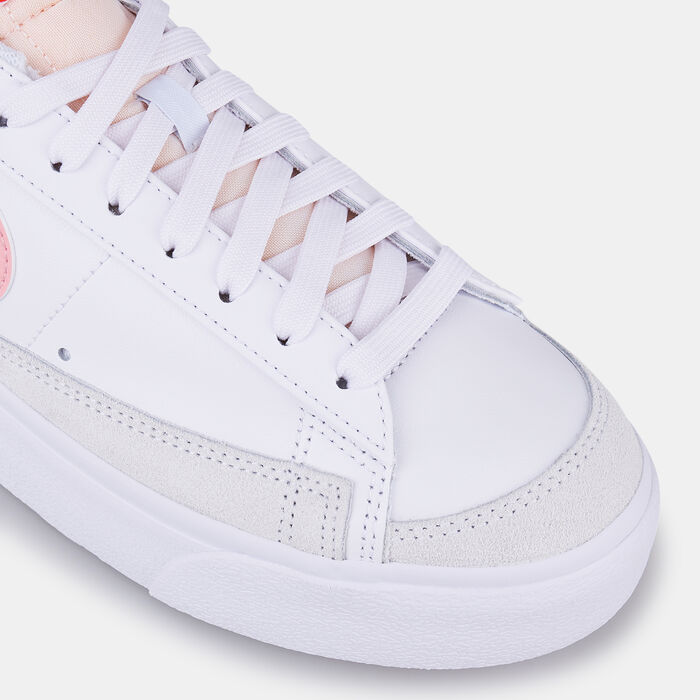 Nike Women's Blazer Low Platform Shoes White Nike Women's Blazer Low Platform Shoes White image number 4