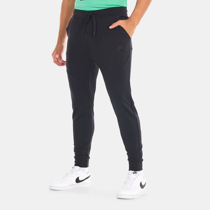 Nike Men's Tech Essentials Lightweight Sweatpants Black Nike Men's Tech Essentials Lightweight Sweatpants Black image number 0