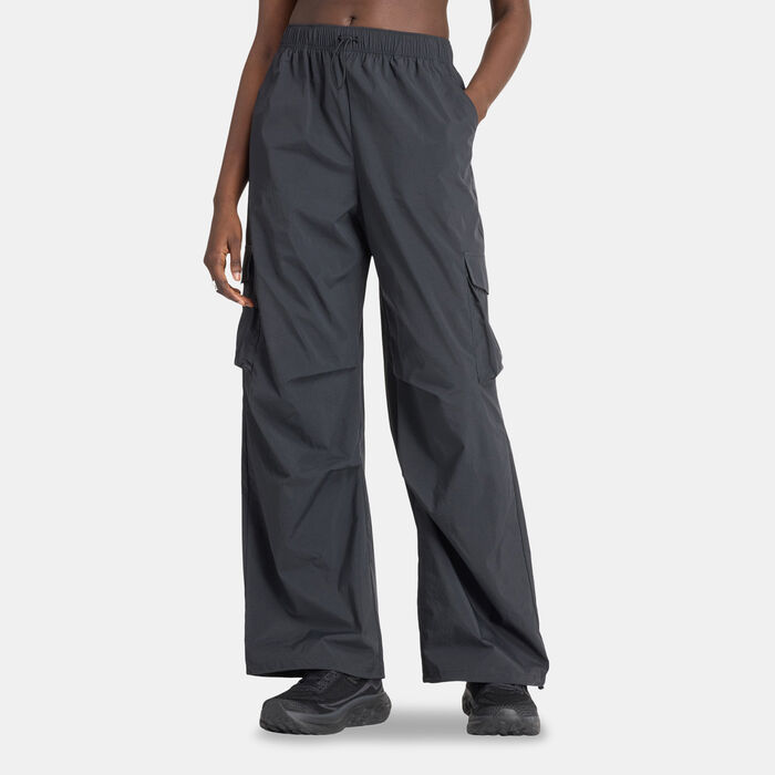 New Balance Women's Seasonal Cargo Pants Black image number 0
