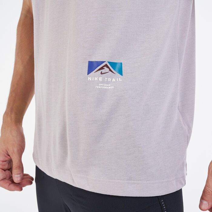 Nike Men's Dri-FIT Trail T-Shirt Grey Nike Men's Dri-FIT Trail T-Shirt Grey image number 3