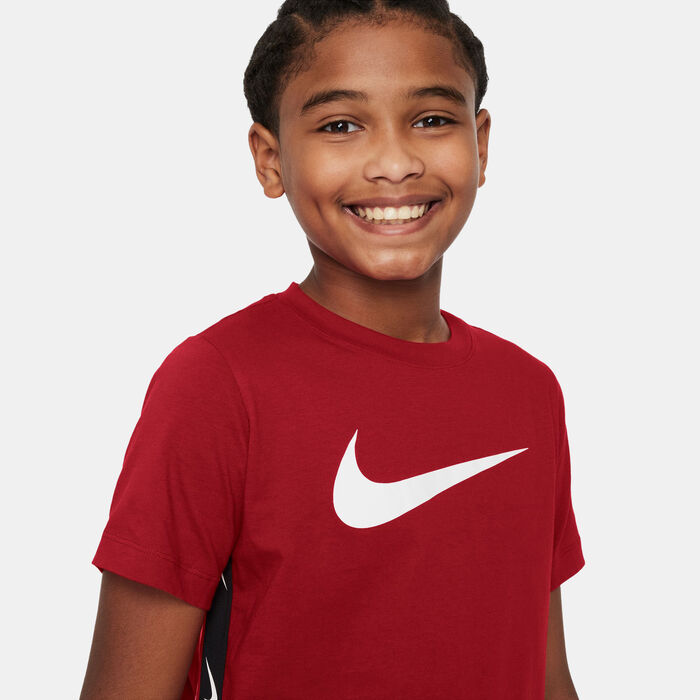 Nike Kids' Sportswear T-Shirt (Older Kids) Red Nike Kids' Sportswear T-Shirt (Older Kids) Red image number 2