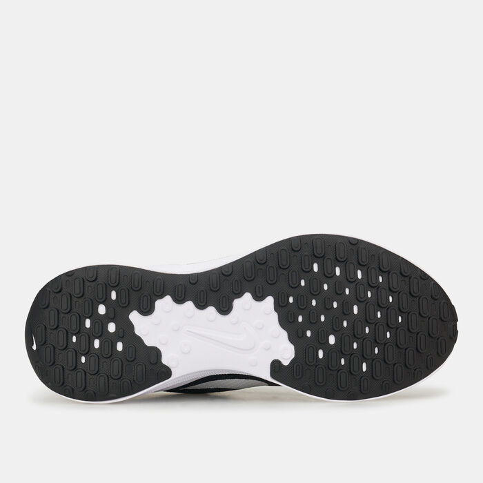 Nike Women's Revolution 7 EasyOn Road Running Shoes Black Nike Women's Revolution 7 EasyOn Road Running Shoes Black image number 4