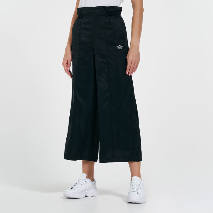 adidas Originals Women's 7/8 Track Pants Black adidas Originals Women's 7/8 Track Pants Black image number 0