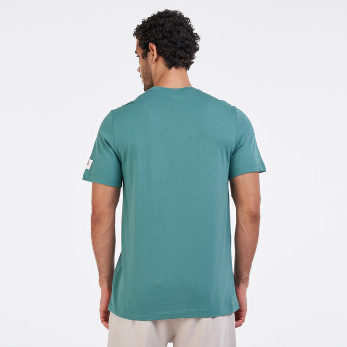 Nike Men's Sportswear Swoosh 50 Photo T-Shirt Green Nike Men's Sportswear Swoosh 50 Photo T-Shirt Green image number 1
