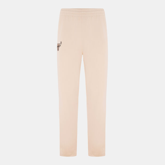 New Era Men's NBA Chicago Bulls Lifestyle Straight Joggers Beige New Era Men's NBA Chicago Bulls Lifestyle Straight Joggers Beige image number 0