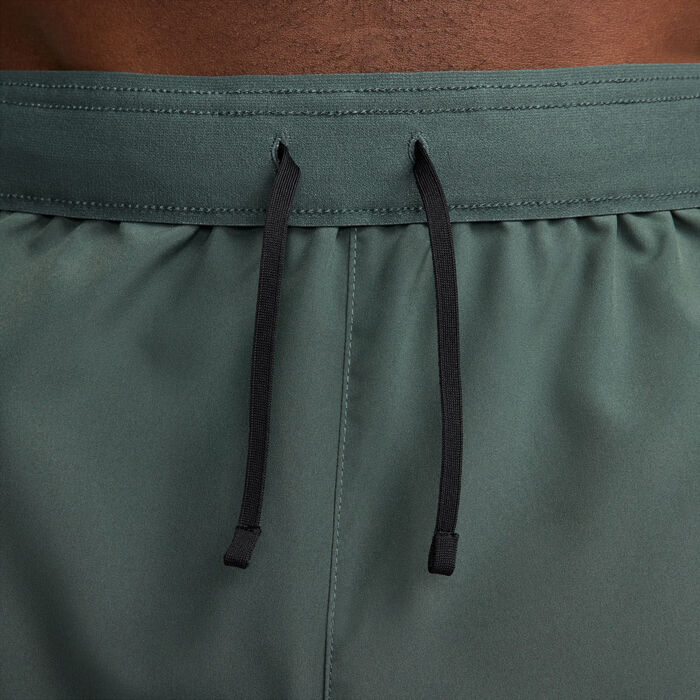 Nike Men's Challenger Dri-FIT Unlined Running Shorts Green Nike Men's Challenger Dri-FIT Unlined Running Shorts Green image number 4