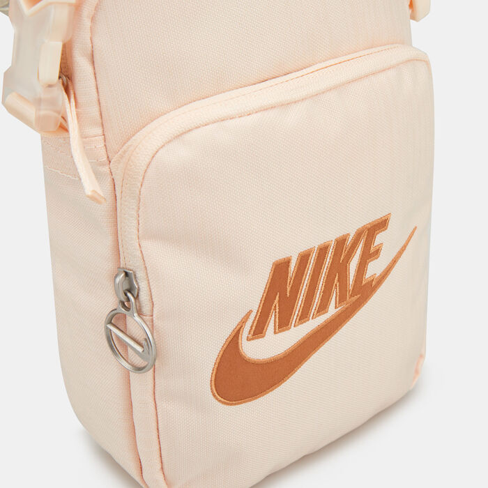 Nike Heritage Cross-Body Bag Beige Nike Heritage Cross-Body Bag Beige image number 3