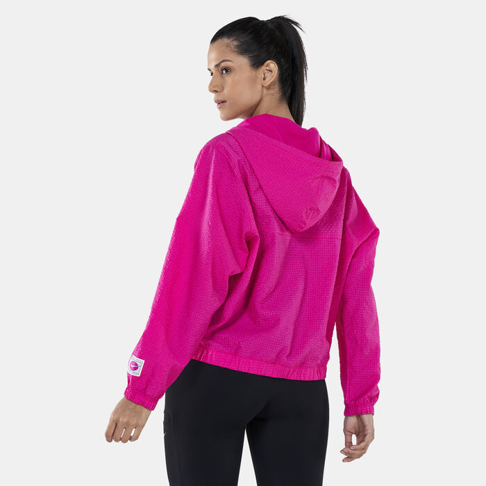 Nike Women's Icon Clash Woven Running Pullover Jacket Pink image number 1