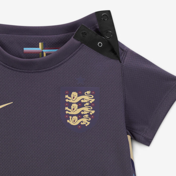 Nike Kids' England 2024/25 Stadium Away Football Replica 3-Piece Kit Grey Nike Kids' England 2024/25 Stadium Away Football Replica 3-Piece Kit Grey image number 2