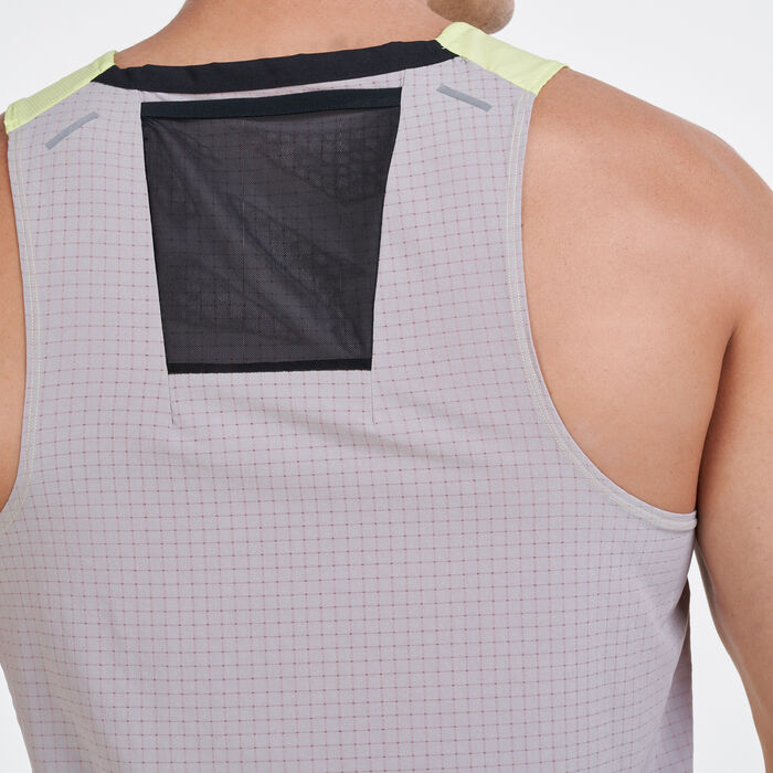 Nike Men's Dri-FIT Rise 365 Trail Tank Top Grey Nike Men's Dri-FIT Rise 365 Trail Tank Top Grey image number 3