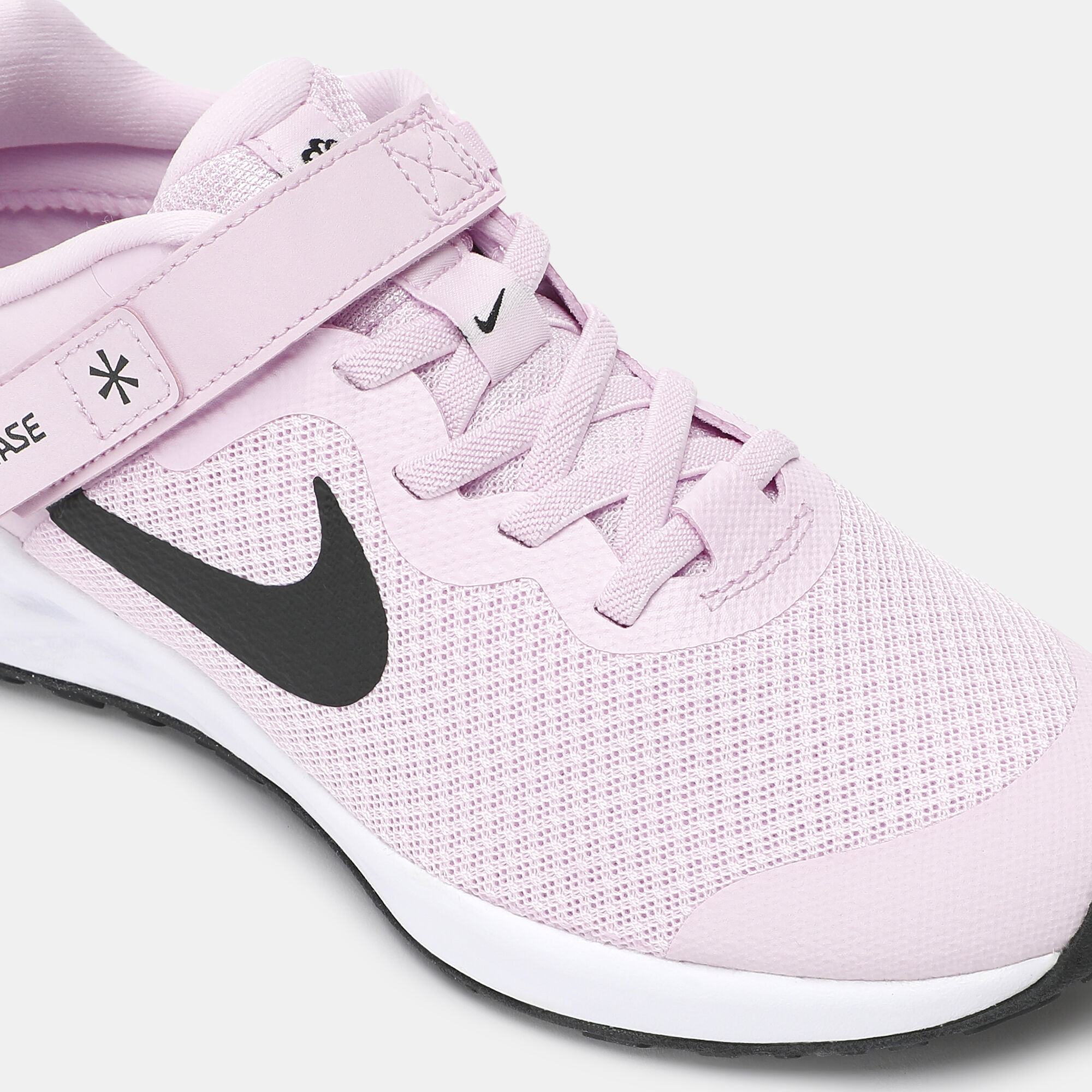 Kids Revolution 6 FlyEase Road Running Shoes Pink Nike in Qatar SSS