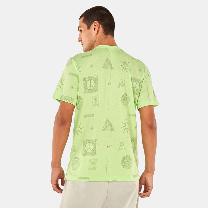 Nike Men's Yoga Dri-FIT DB T-Shirt Green Nike Men's Yoga Dri-FIT DB T-Shirt Green image number 1