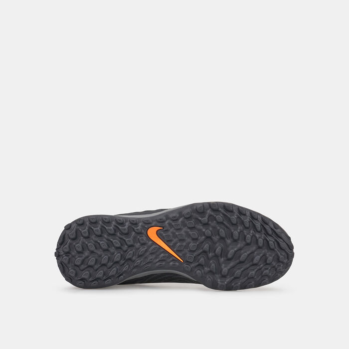 Nike Kids' Phantom GX Academy Turf Football Shoes (Older Kids) Black Nike Kids' Phantom GX Academy Turf Football Shoes (Older Kids) Black image number 3