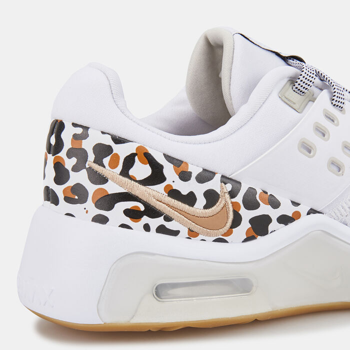 Nike Women's Air Max Bella TR 4 Premium Shoe White Nike Women's Air Max Bella TR 4 Premium Shoe White image number 4