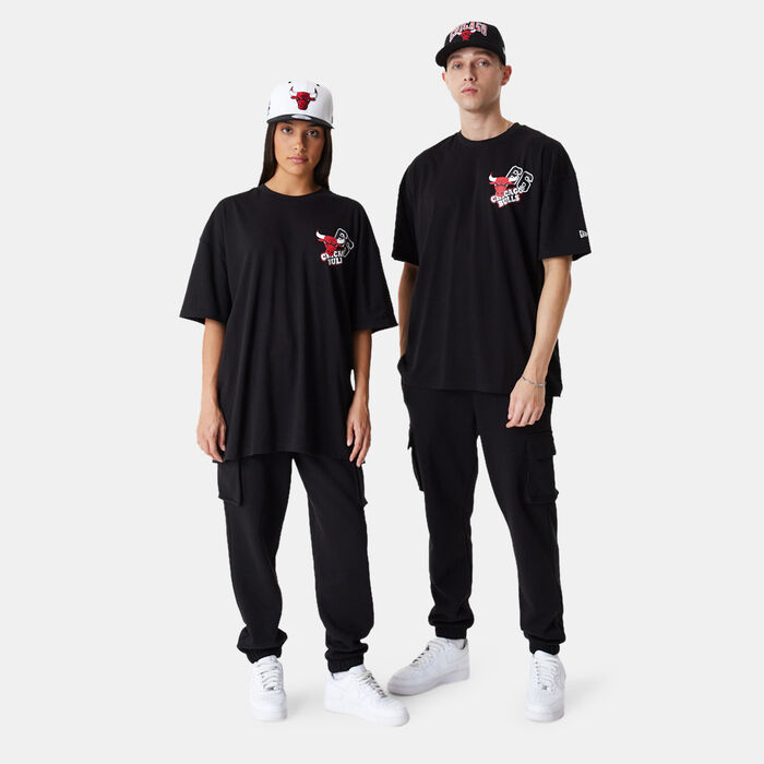 New Era Men's NBA Arch Chicago Bulls Woodmark T-Shirt Black image number 2