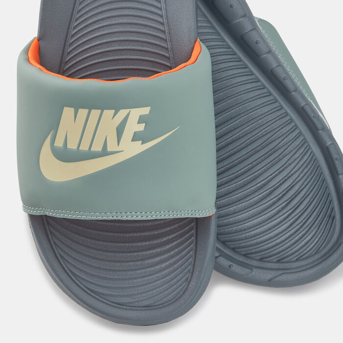 Nike Men's Victori One Slides Green Nike Men's Victori One Slides Green image number 2