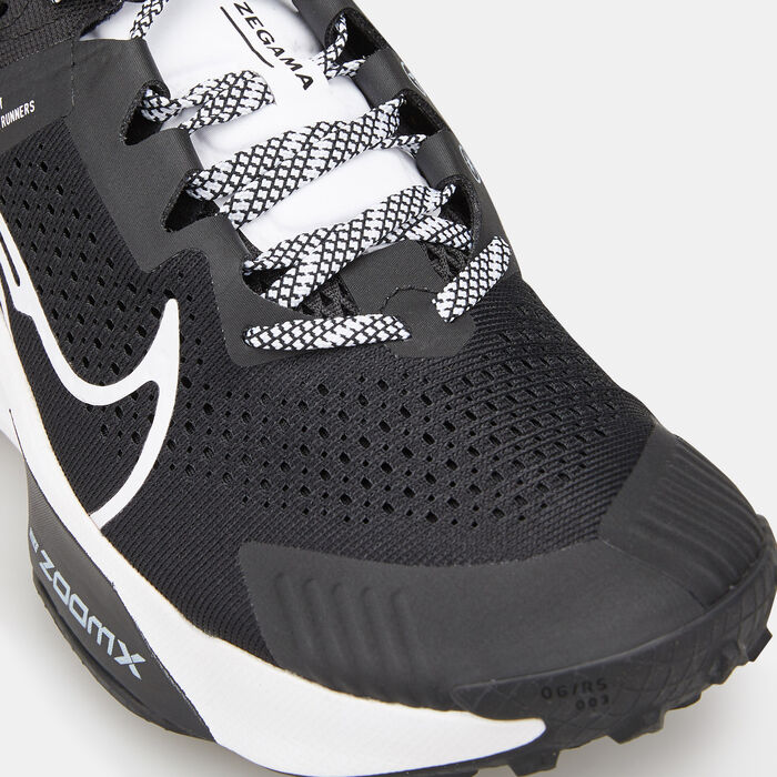 Nike Women's Zegama Trail Running Shoe Black image number 4