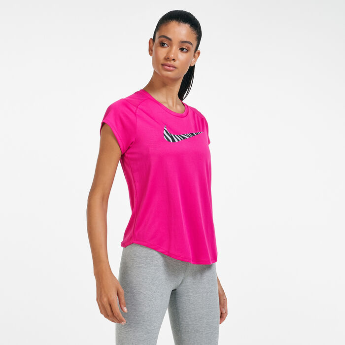 Nike Women's Icon Clash Running T-Shirt Red Nike Women's Icon Clash Running T-Shirt Red image number 0