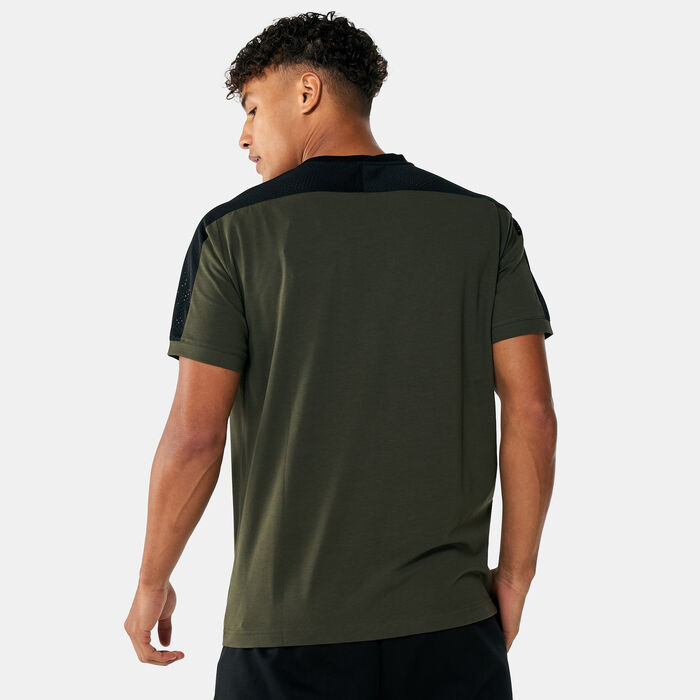 EA7 Emporio Armani Men's Train Athletic Graphic Series T-Shirt Green EA7 Emporio Armani Men's Train Athletic Graphic Series T-Shirt Green image number 1