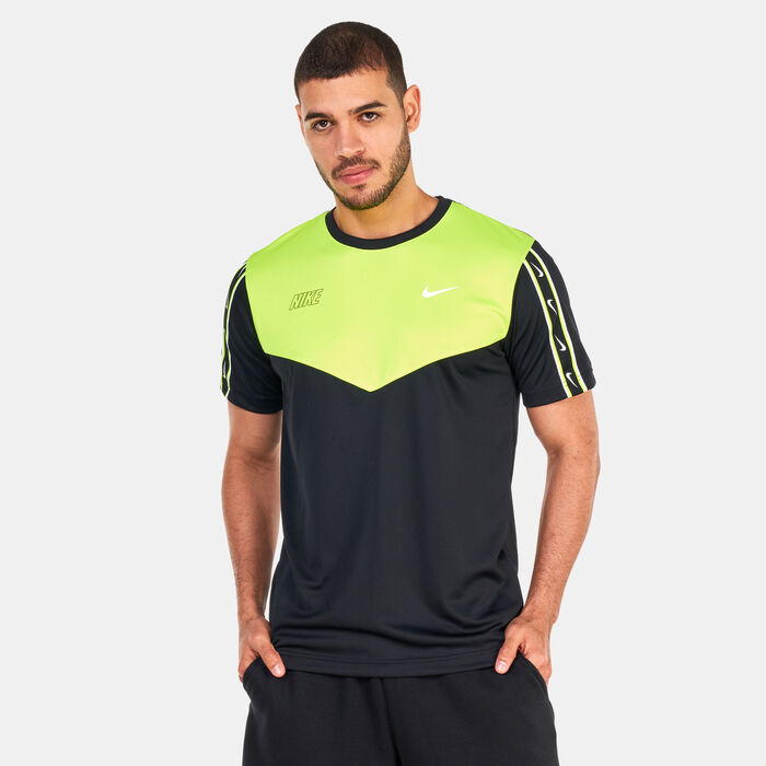 Nike Men's Sportswear Repeat T-Shirt Black Nike Men's Sportswear Repeat T-Shirt Black image number 0