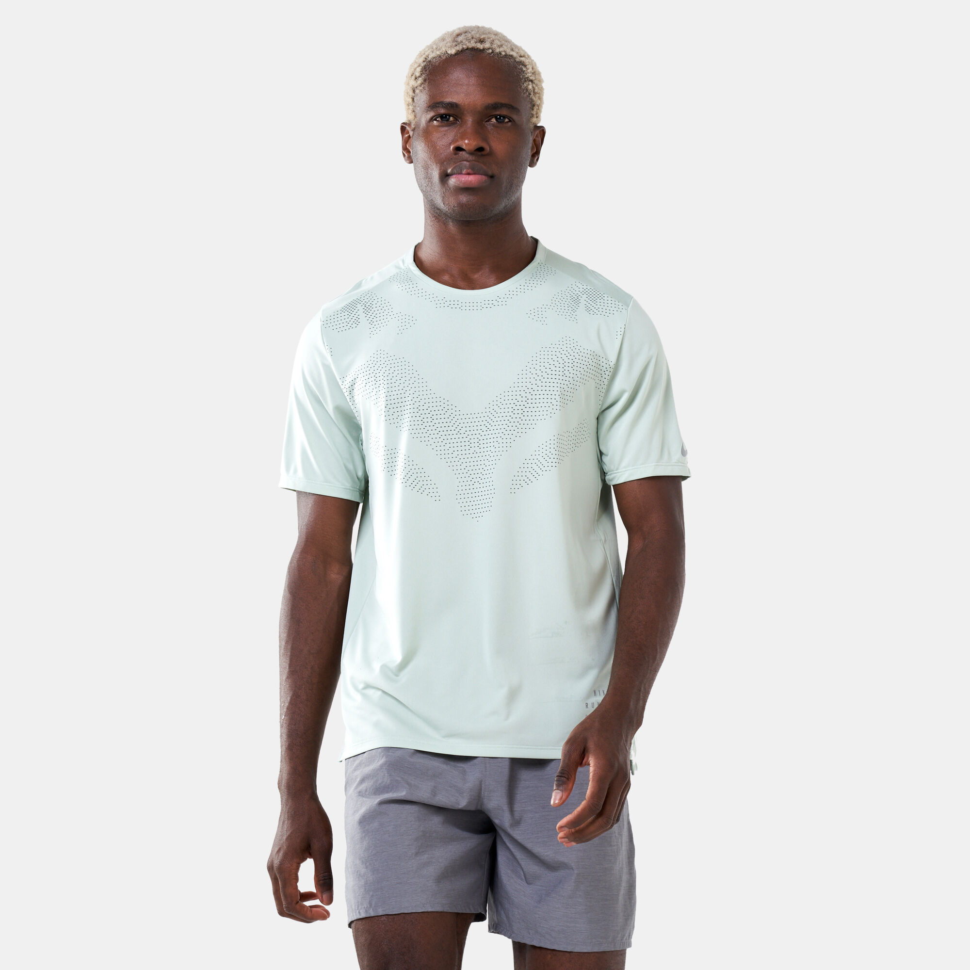Men s Dri FIT Run Division Rise 365 T Shirt Green Nike in Qatar SSS