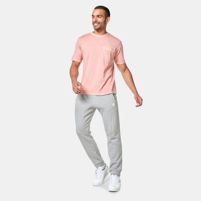 adidas Originals Men's Trefoil Essentials+ Dye Pocket T-Shirt Red adidas Originals Men's Trefoil Essentials+ Dye Pocket T-Shirt Red image number 2