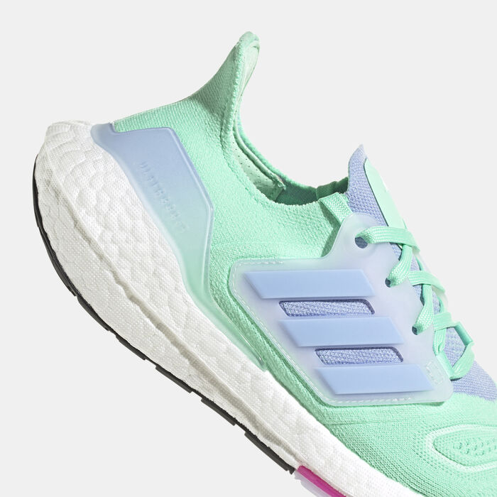 adidas Women's Ultraboost 22 Shoe Green image number 4