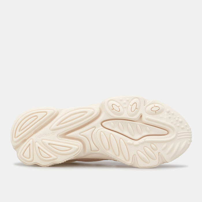 adidas Originals Women's OZWEEGO Shoe Beige image number 3
