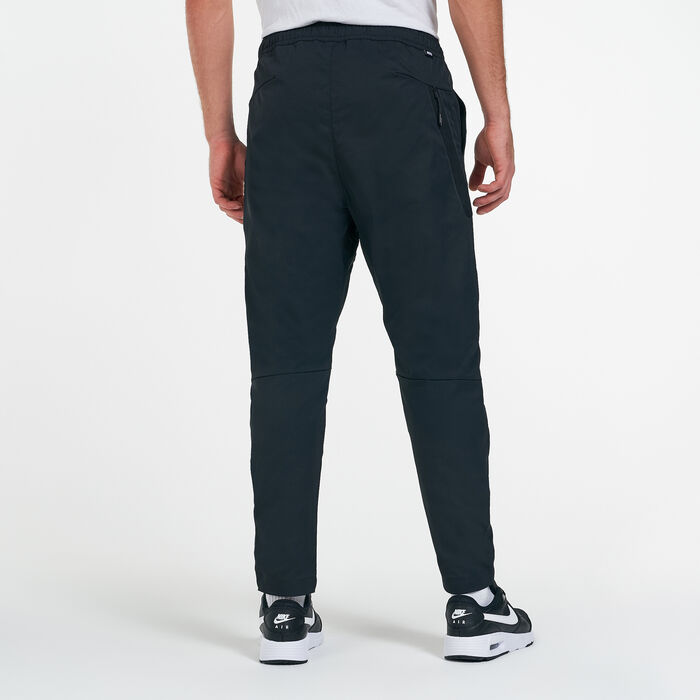 Nike Men's Sportswear Tech Essentials Unlined Commuter Pants Black image number 1