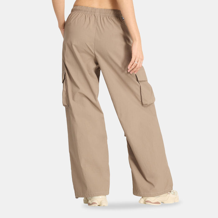 New Balance Women's Seasonal Cargo Pants Beige image number 1
