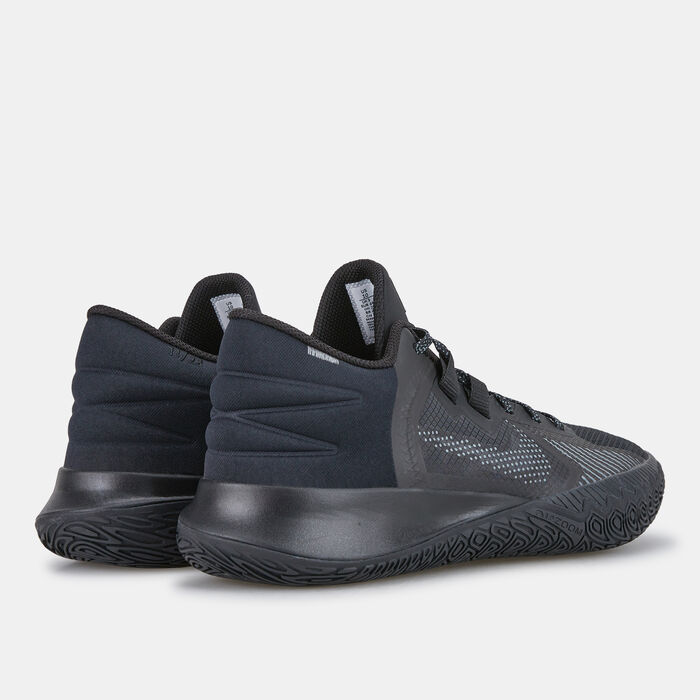 Nike Men’s Kyrie Flytrap 5 Basketball Shoe Black image number 3