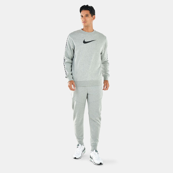 Nike Men's Sportswear Repeat Fleece Crewneck Sweatshirt Grey image number 2