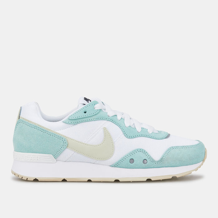 Nike Women's Venture Runner Shoe Green Nike Women's Venture Runner Shoe Green image number 0