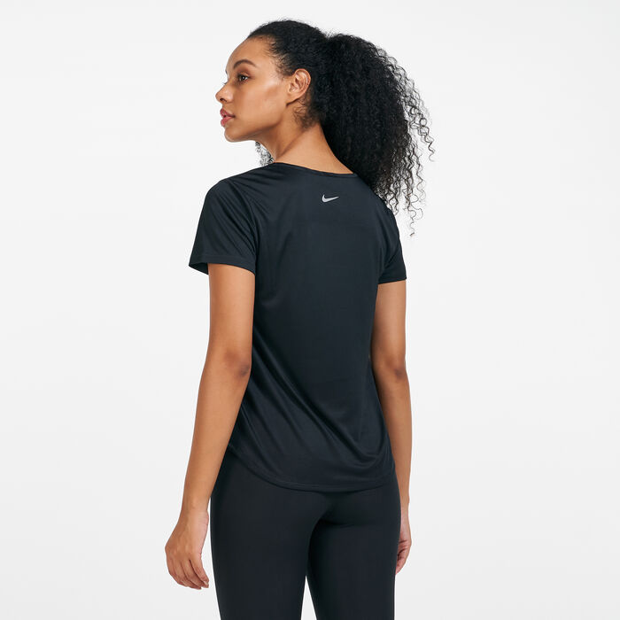 Nike Women's Swoosh Run T-Shirt Black Nike Women's Swoosh Run T-Shirt Black image number 1