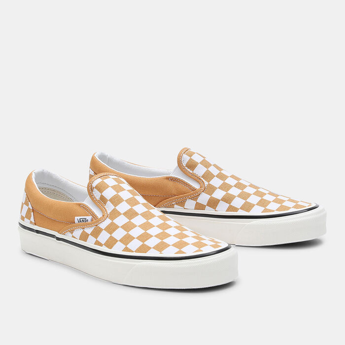Vans Classic Unisex Slip-On Shoes yellow image number 1