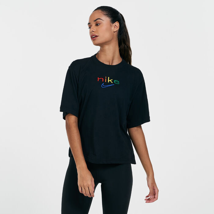 Nike Women's Sportswear Boxy Rainbow T-Shirt Black Nike Women's Sportswear Boxy Rainbow T-Shirt Black image number 0