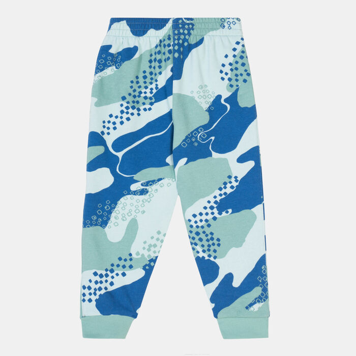 Nike Kids' Seasonal Camo Graphic Joggers (Younger Kids) Green Nike Kids' Seasonal Camo Graphic Joggers (Younger Kids) Green image number 1