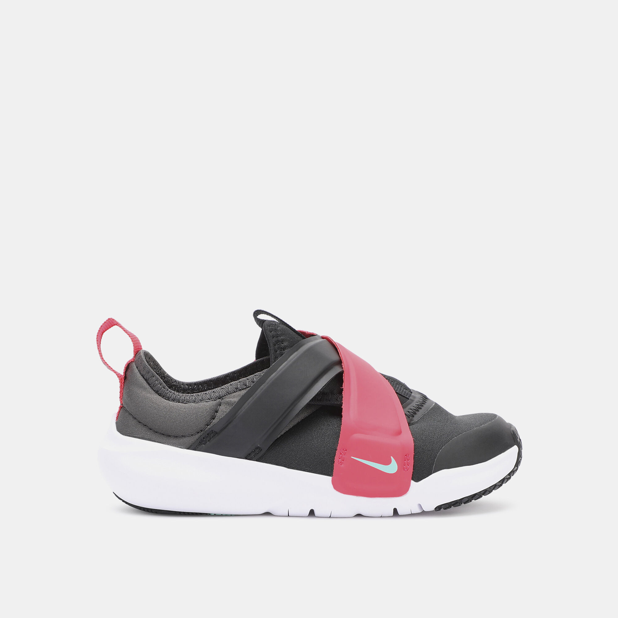Nike running shoes with velcro strap discount