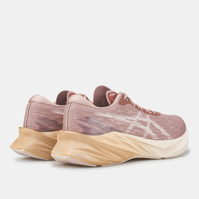 ASICS Women's NOVABLAST 3 Shoe Pink ASICS Women's NOVABLAST 3 Shoe Pink image number 2