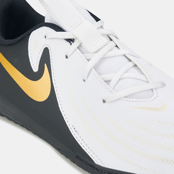 Nike Kids' Phantom GX 2 Academy Indoor Court Football Shoes (Younger Kids) White Nike Kids' Phantom GX 2 Academy Indoor Court Football Shoes (Younger Kids) White image number 4